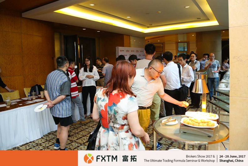 FXTM富拓在2017上海高端外汇展&研讨会中大放异彩38.png